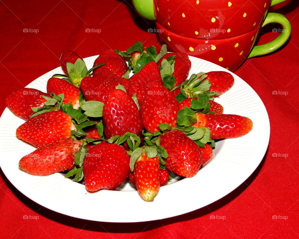 Strawberry Red! The Red Story! Red is color of passion. It's the color that is always seen on heart decorations on     Valentine's Day! Red is astonishing, exhilarating, and fills your world through feelings and emotions! 