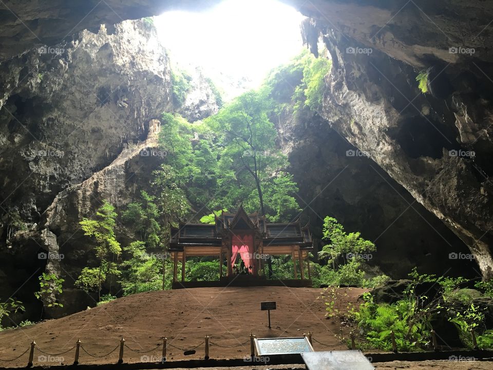 The temple in the cave 