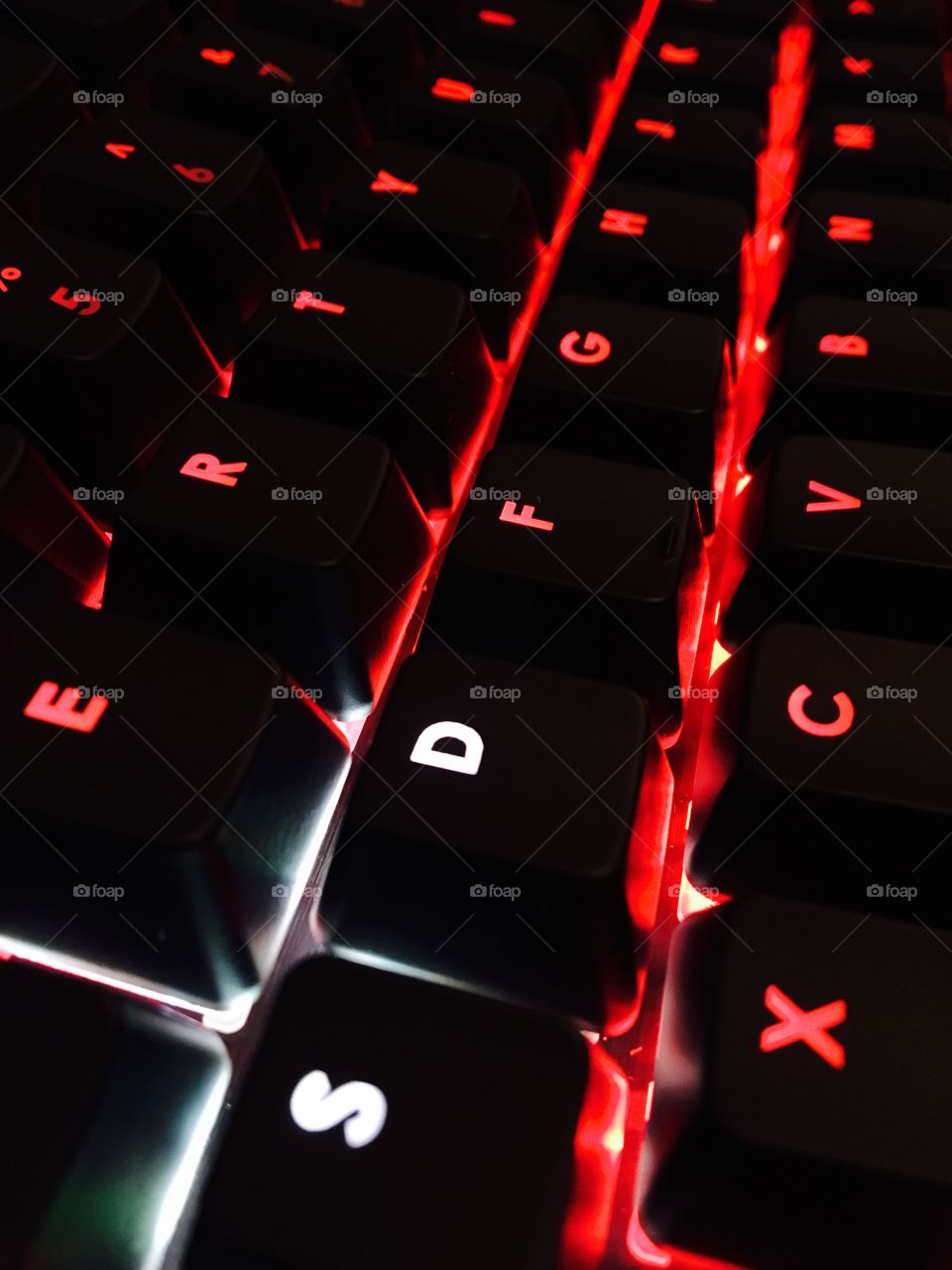 Backlit gamer computer keyboard 
