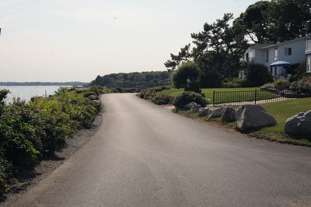 ocean road. walking the shoreline