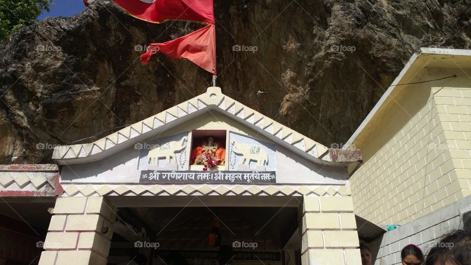 Lord Ganesha temple.
This is Ganesha ji temple is in Mana village in Uttarakhand in India. it is situated in Himalayas at an altitude of around 3500 metres from the sea level. The flag is on top of the temple.