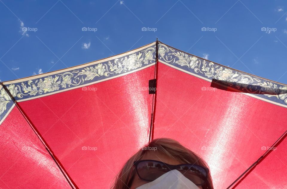 Dia quente, céu azul, respirar é complicado devido a máscara , mas o contraste das cores compensa.