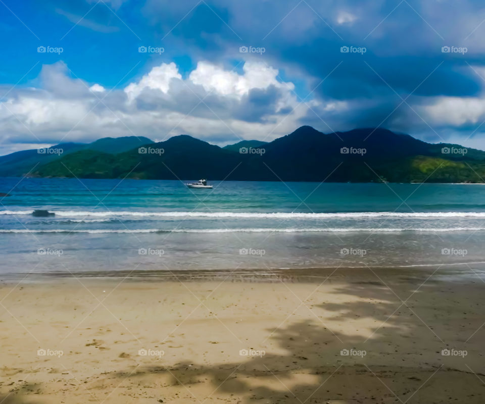 Natural Beauties of Brazil: Beach in the Ilhabela Archipelago, north coast of the state of São Paulo.
Belezas Naturais do Brasil: Praia no Arquipélago de Ilhabela, litoral norte do estado de São Paulo.