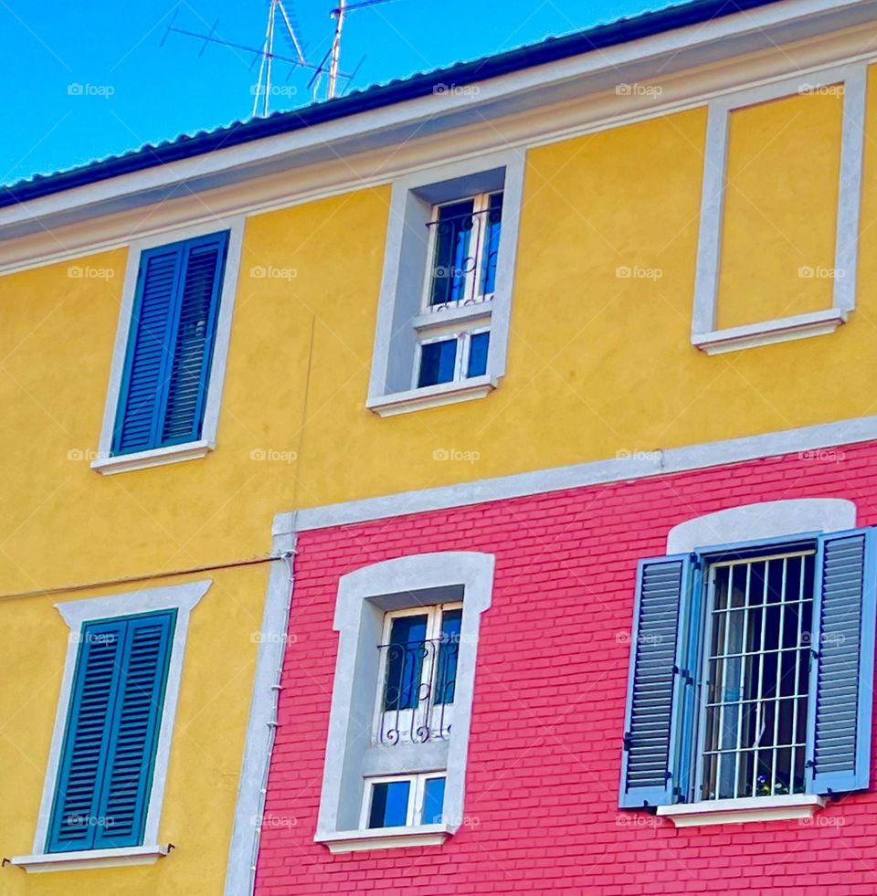 A facade full of colors 