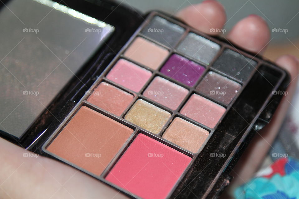 Colorful eye shadow kit