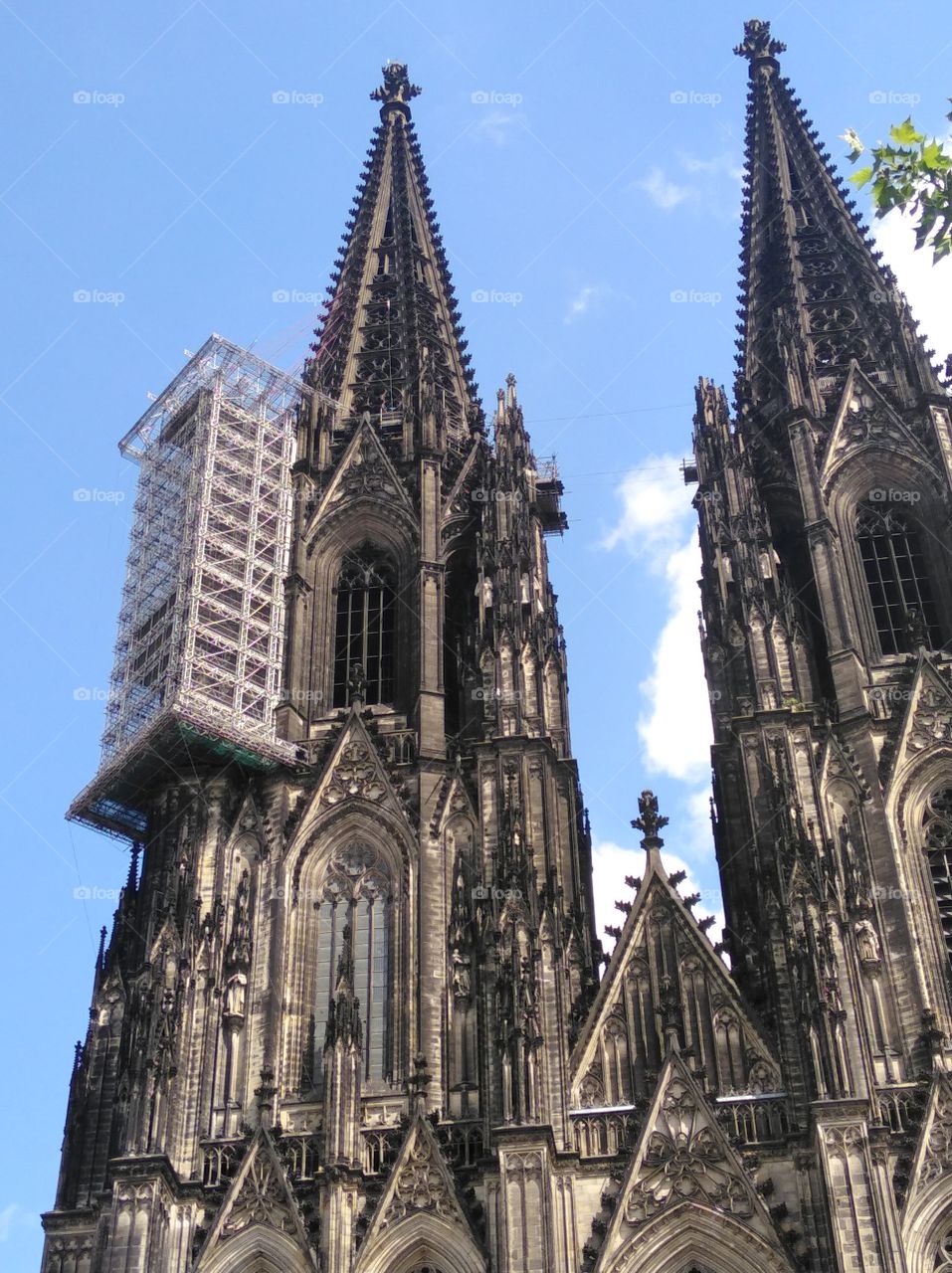 Kölner Dom mit Gerüst