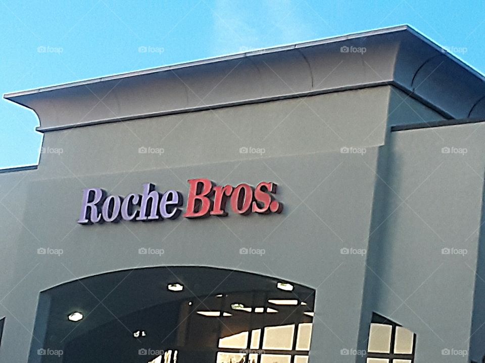 Roche Brothers grocery and more...