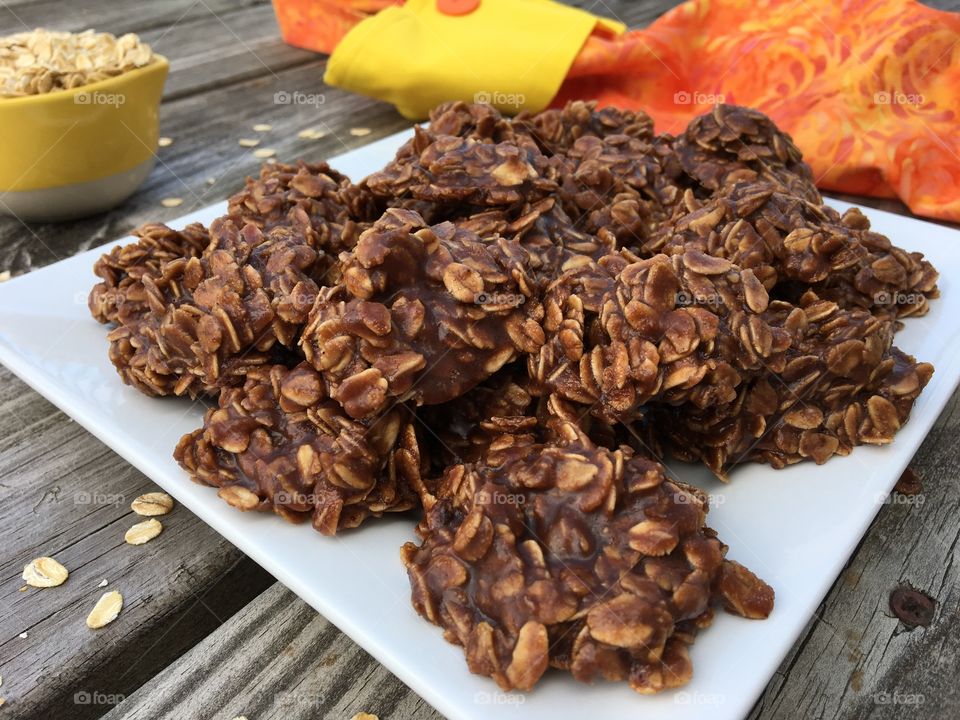 No Bake Chocolate Peanut Butter Oatmeal Cookies 