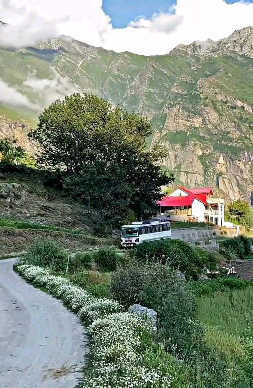 most beautiful and attractive view of the mountains. Himachal Pradesh, india.