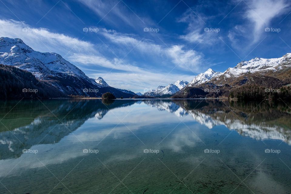 Symetrical shot of a lake with reflection