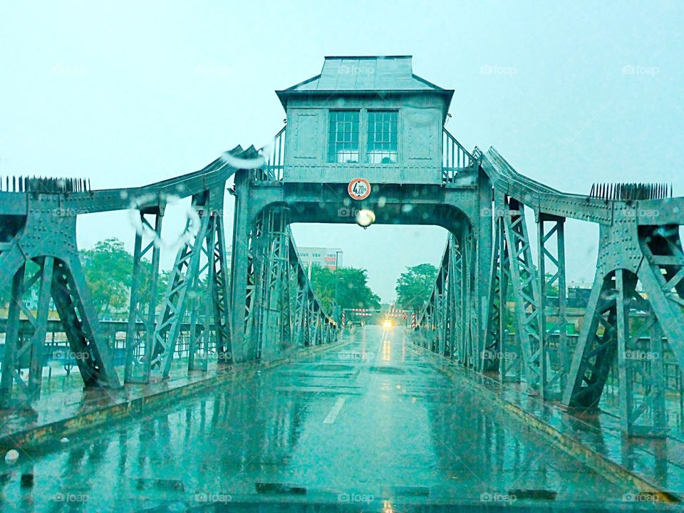 rain cologne summer travel bridge 