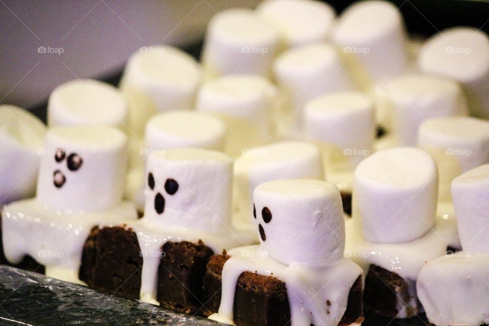 Brownie and Marshmallow ghost's - cute party snacks