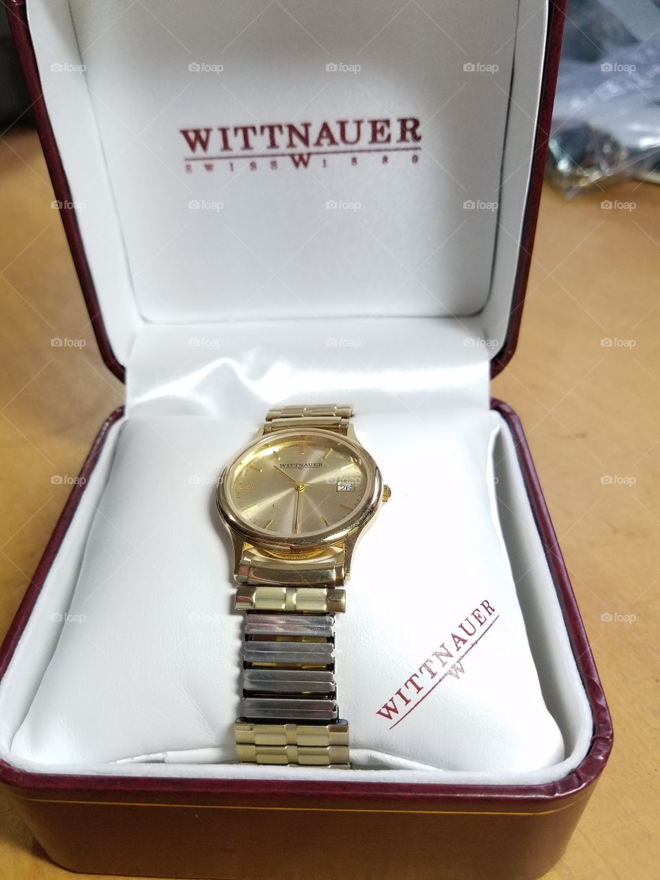 Wittnauer quartz analog watch