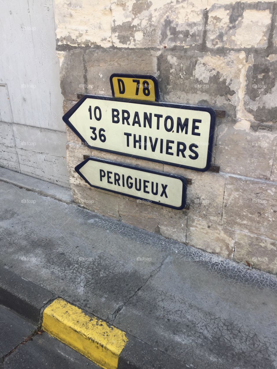 Dordogne street signs