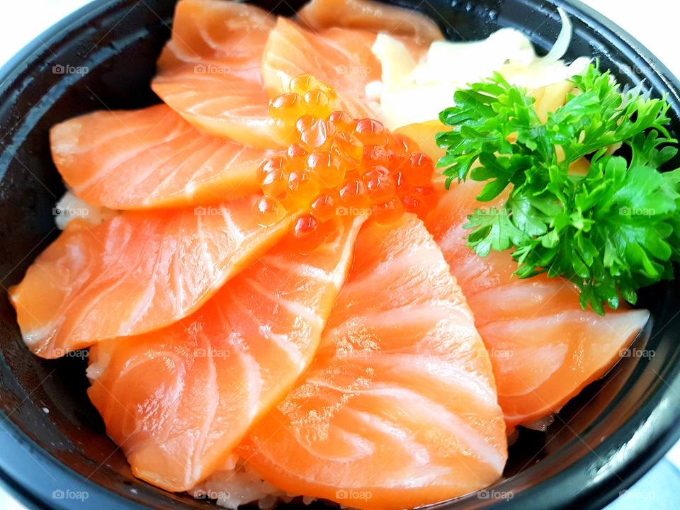 Chirashi Don: Salmon