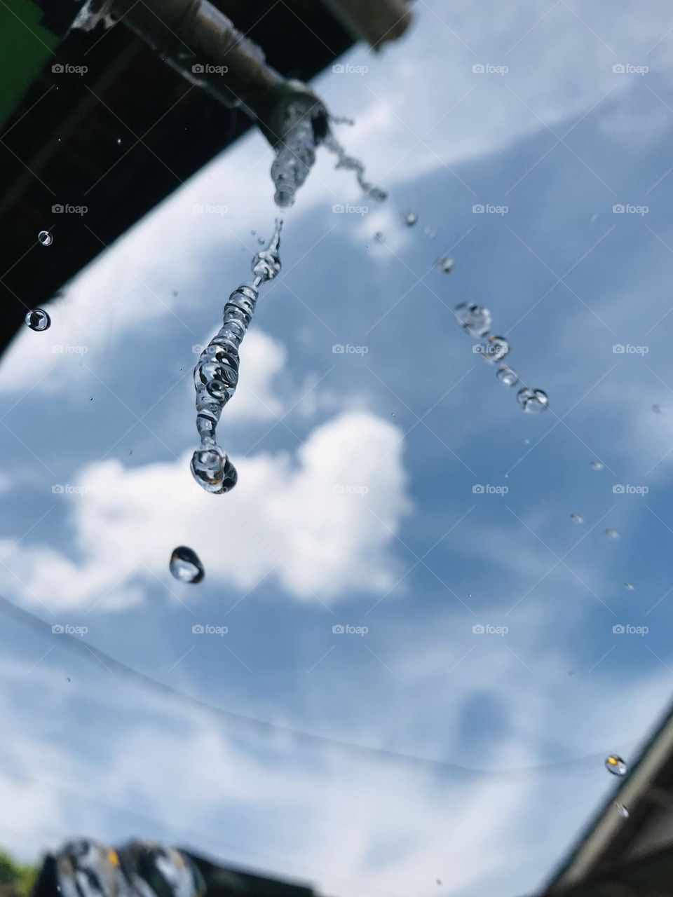 falling water splashes