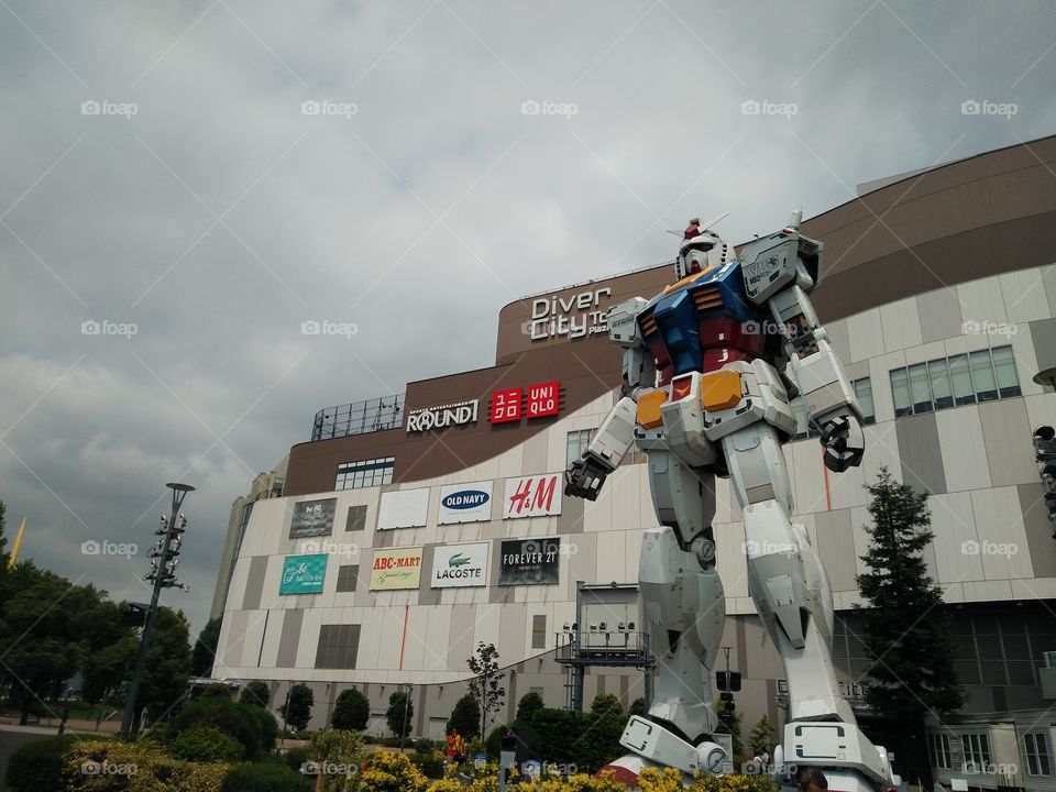 Tall transformer robot statue in Japan
