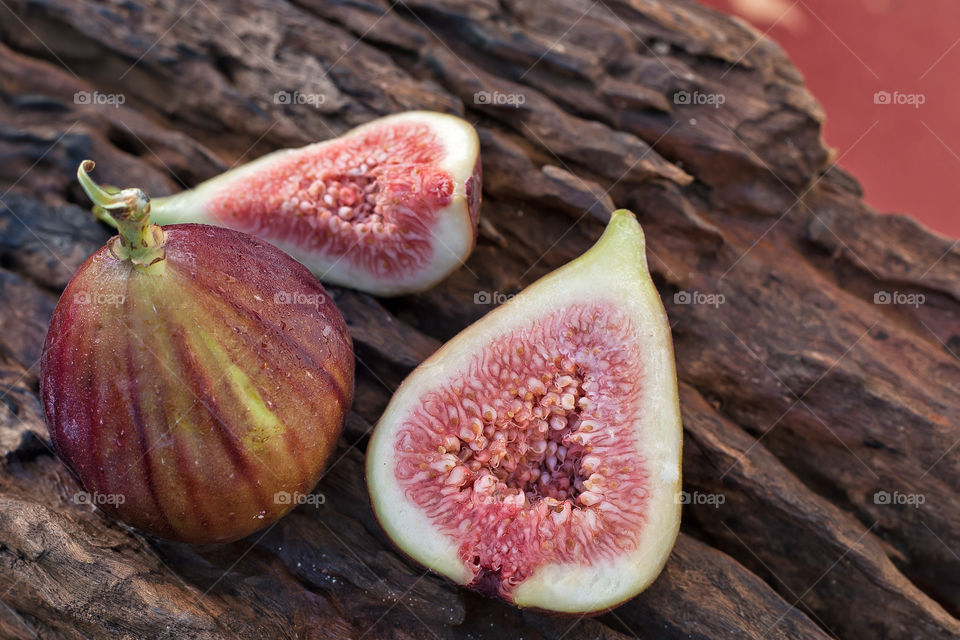 figs on the wood