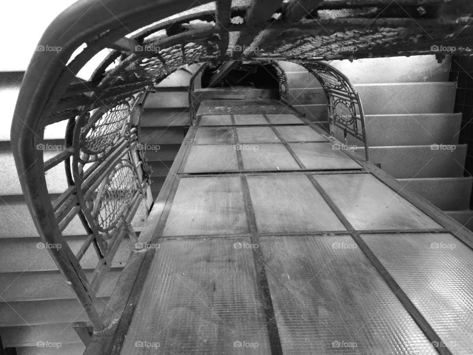 Spiral stairs and lift shaft 
