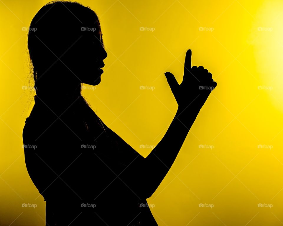 Silhouette of a lady Bond