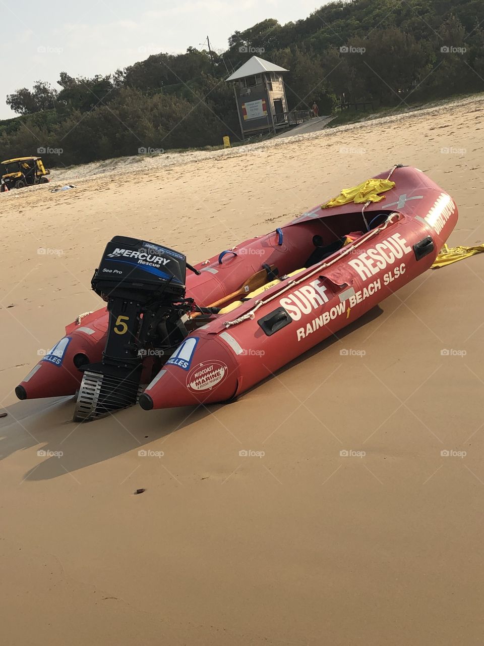 Surf rescue boat