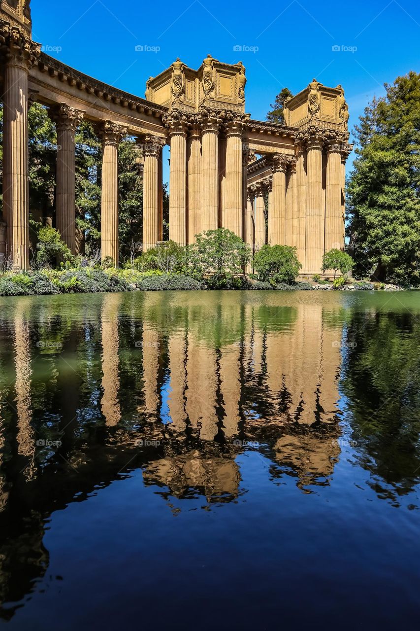 Palace of fine Arts in the San Francisco marina district, beaux-arts style architecture, a remnant of the 1915 Panama-Pacific International Exposition designed by Bernard Maybeck