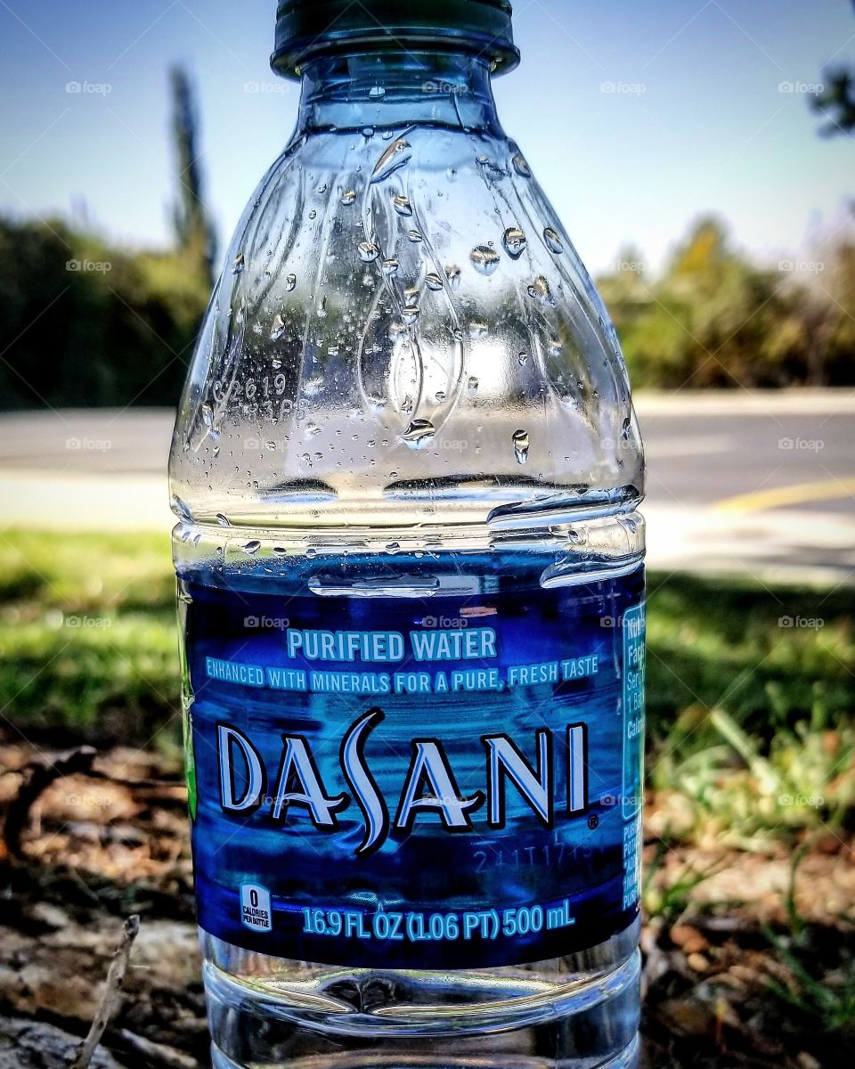 #DASANI, water is a great way to keep us   Hydrated during hot days and during all the other seasons to. Please don't take water for granted because water is so important for our bodies.