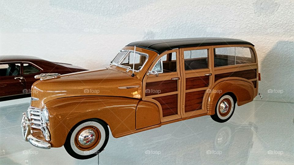 1948 Woody Profile - Die Cast Model Chevrolet