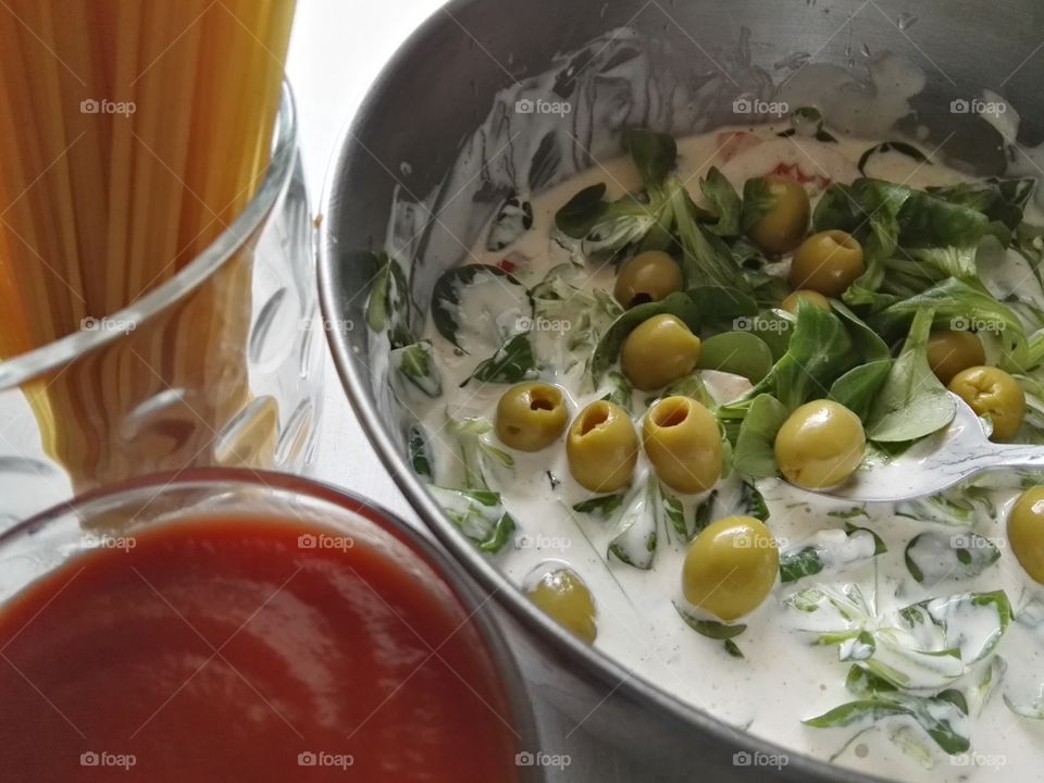 Olive in cooking pan