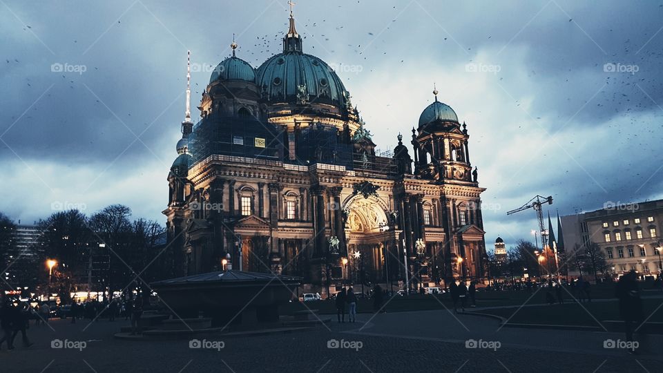 Die unglaubliche Macht der Bauwerke - ein majestätischer Blick auf den Berliner Dom