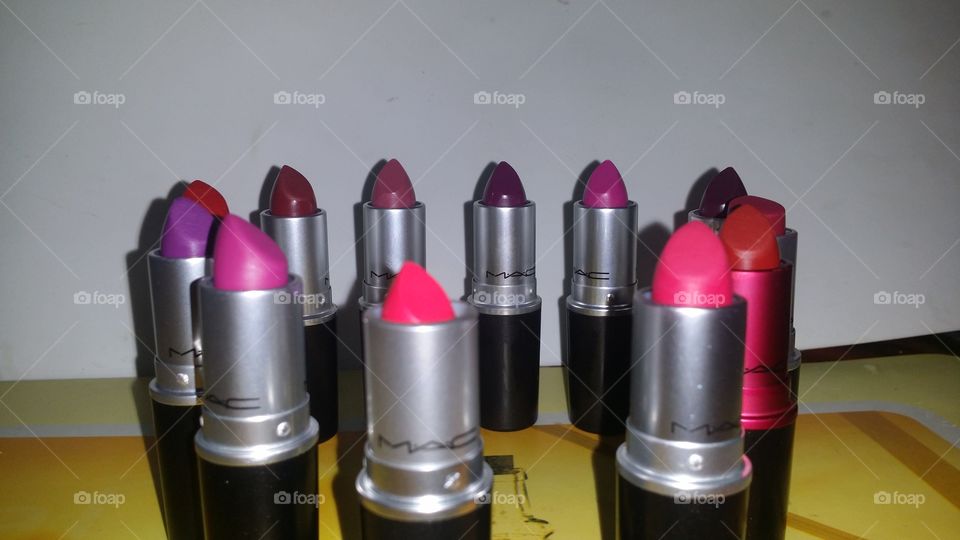 color your lips!