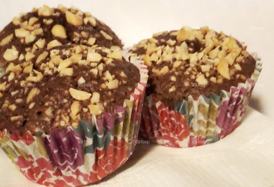 Brownie cupcakes with nuts 