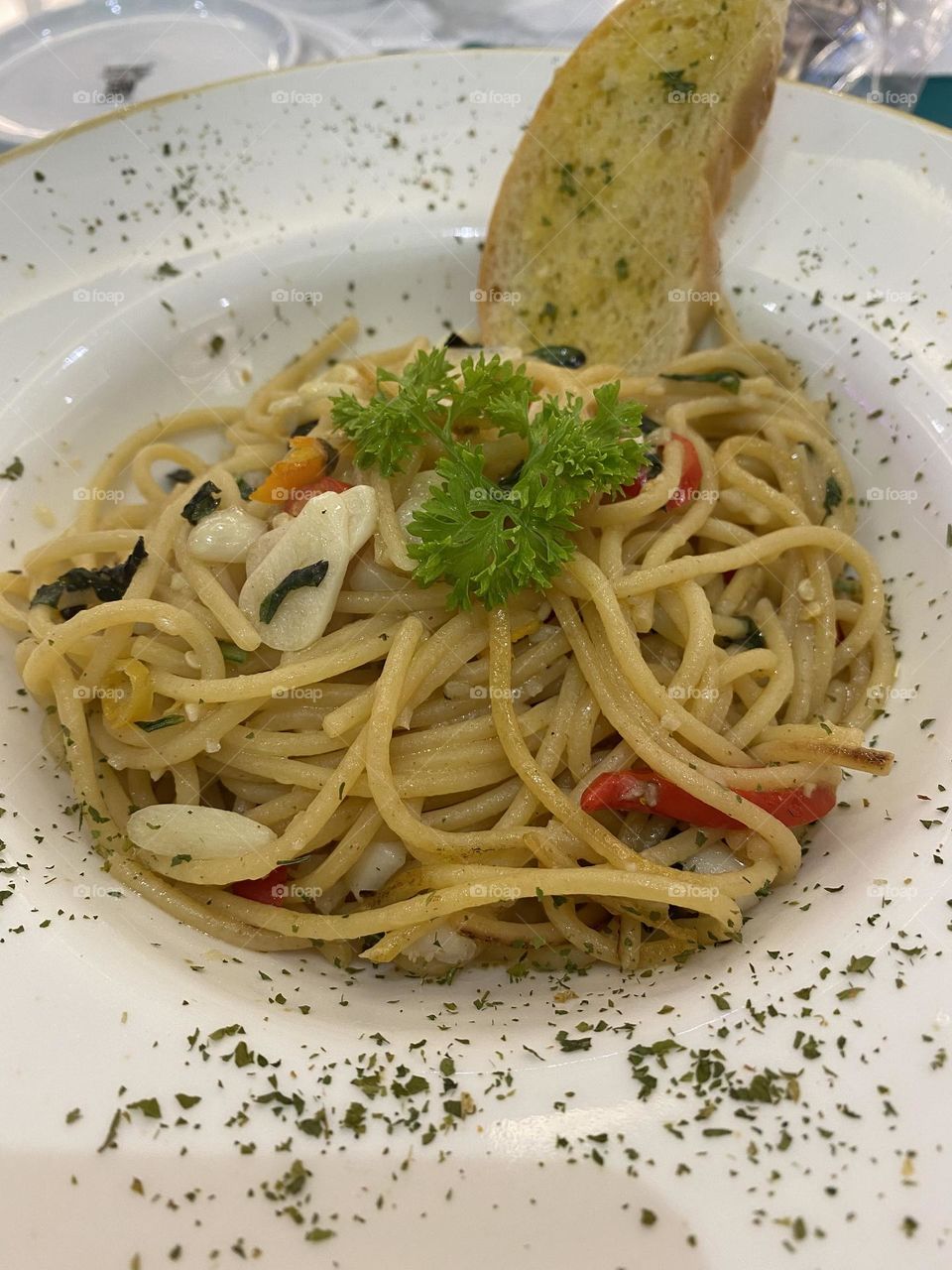 aglio olio aesthetics 