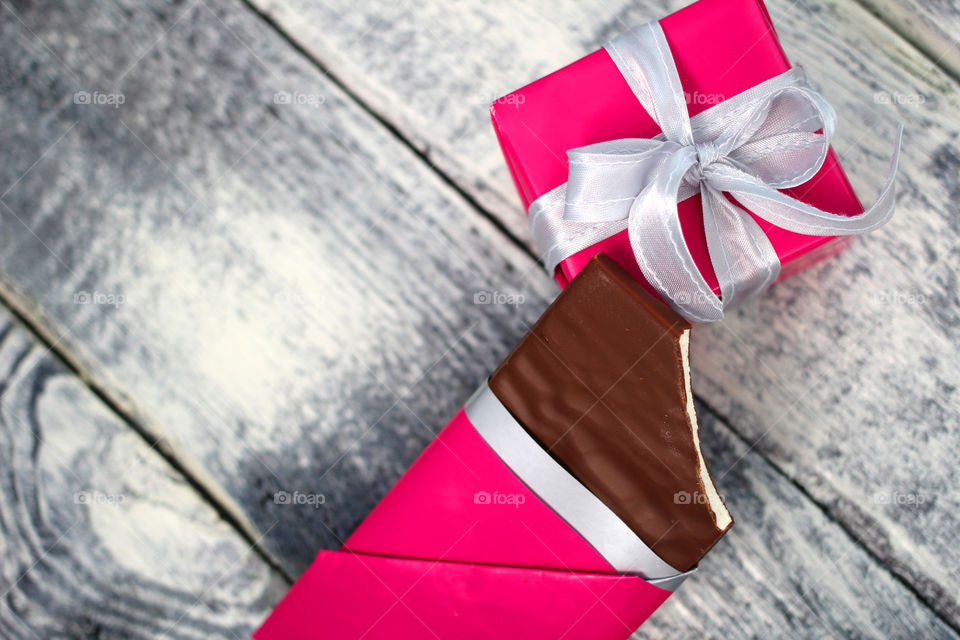 Chocolate, pink, history of pink, sweetness, Desert, food, heart, gift, holiday, Valentine's Day