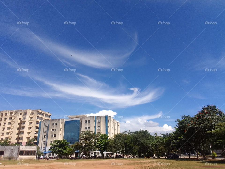 A random walk around my University#Uni#College...Look at that beautiful Sky guyzz...There's nothing more relaxing than seeing nature's beauty when u r having a busy dayy