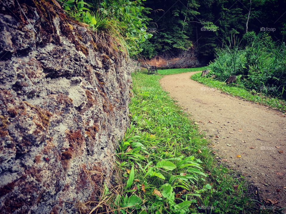 walk way to the cave