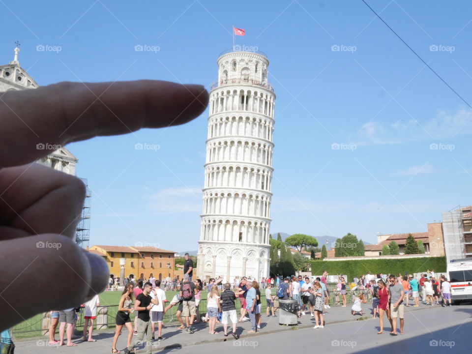 finger tower Pisa