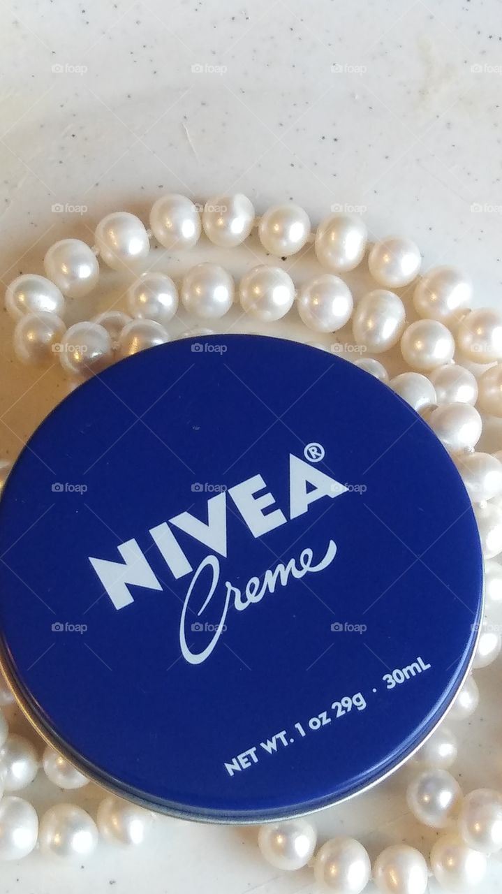 Nivea Served with Pearls