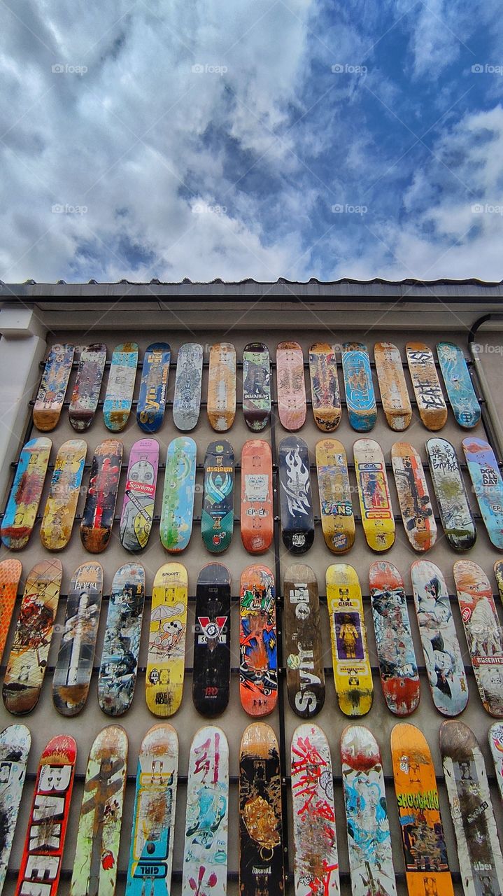 This is a skateboard wall for cash out performance art.