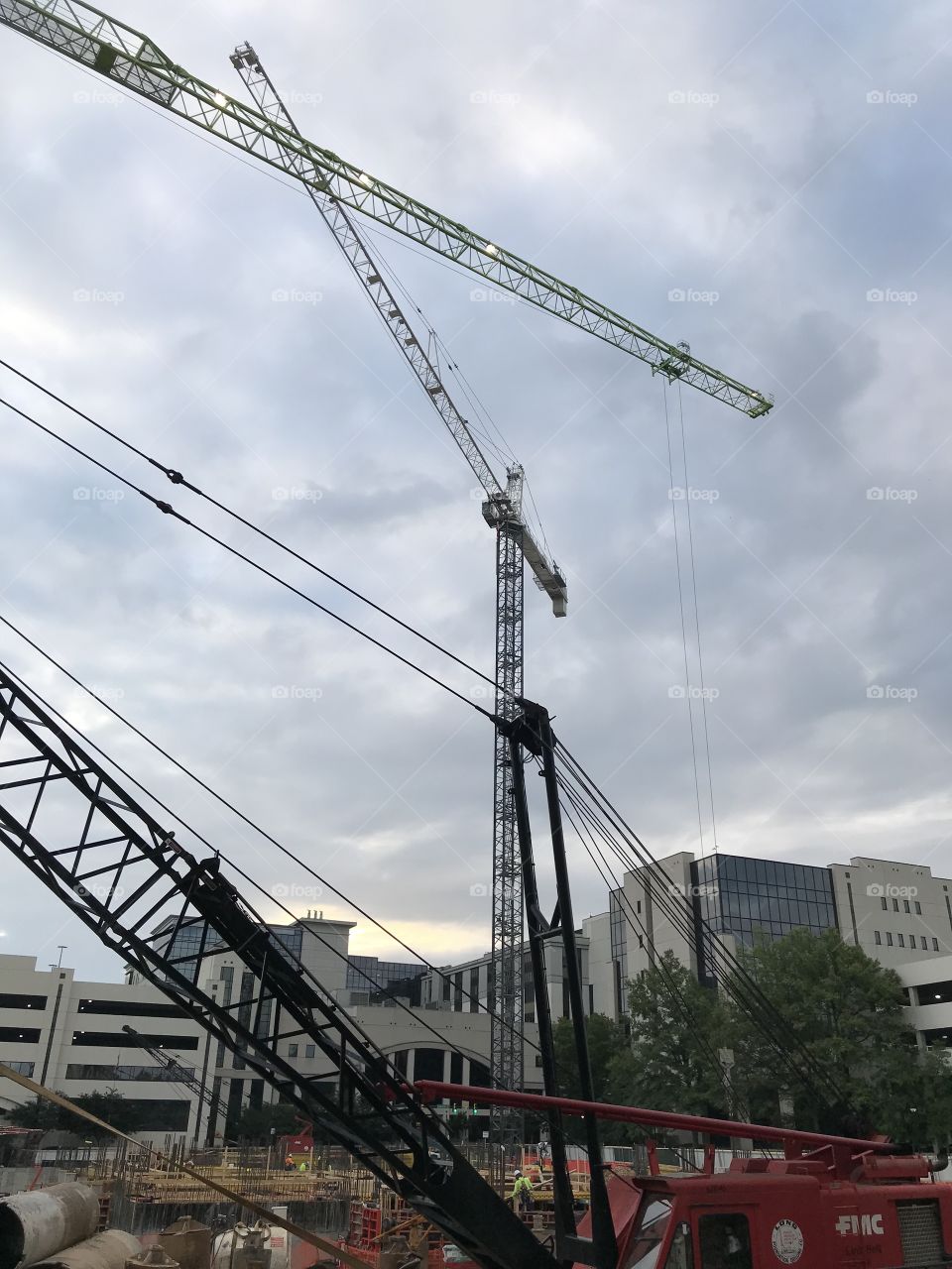 Construction crane 