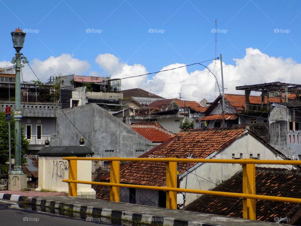 Roadside bridge railing