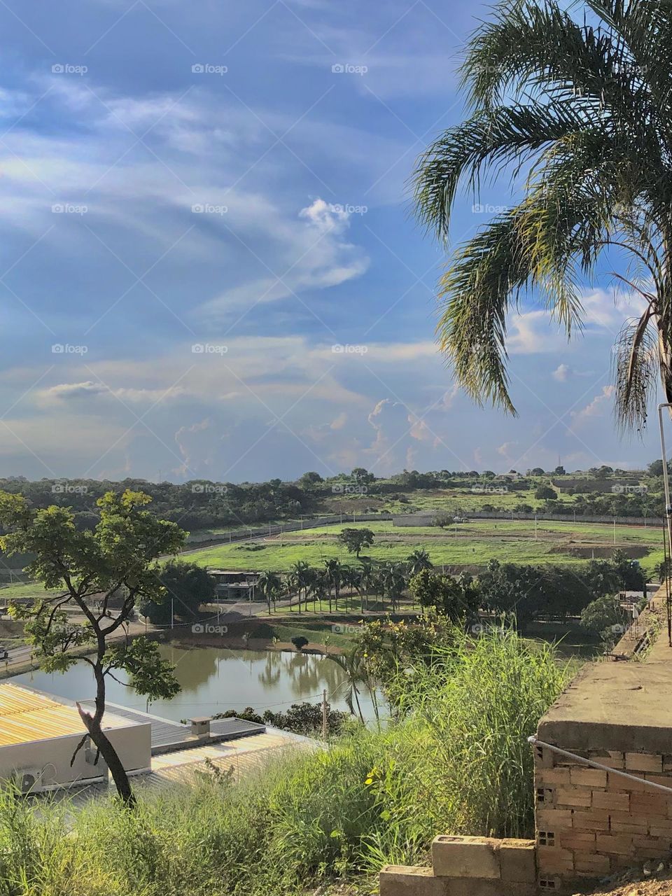 "Capture the serene beauty of nature in every detail of this picture: the tranquil reflection of the lake mirroring the nuances of the sky, a masterpiece of mother nature captured in its purest essence. πΏπ
π·"