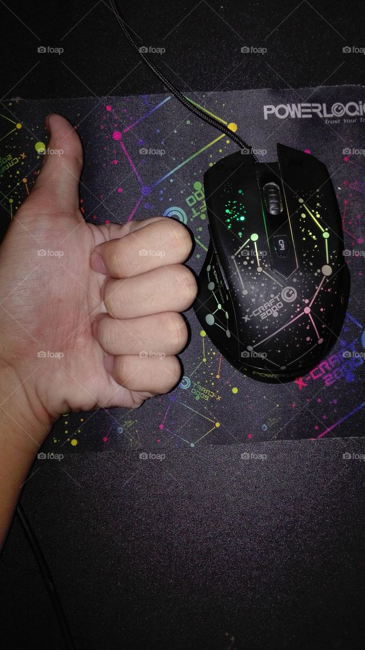 this is my gaming mouse. It very nice and smooth. i very like it.