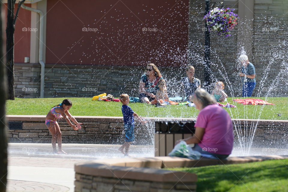 kids in Fountain