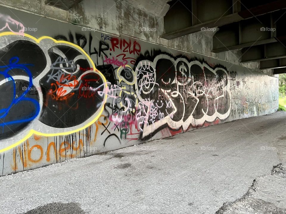 Graffiti under the bridge 