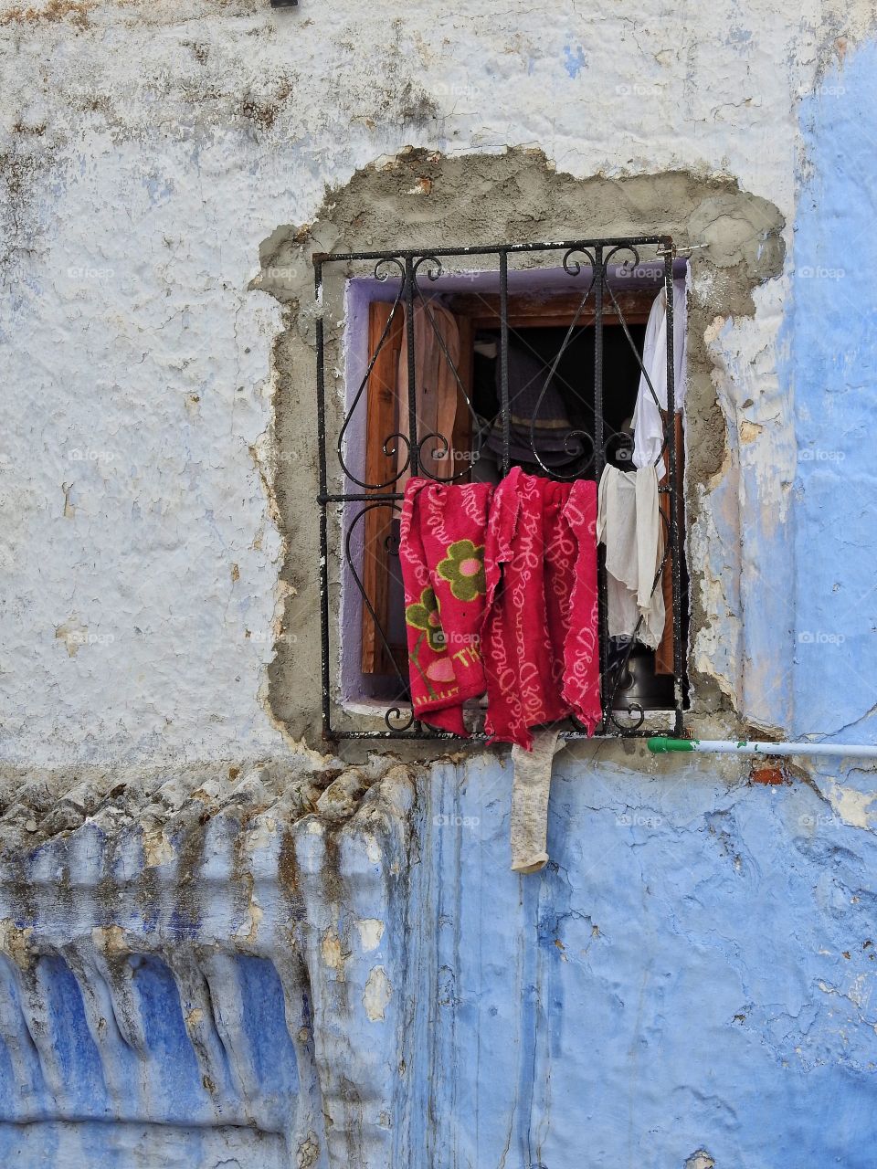 Laundry in the blue city