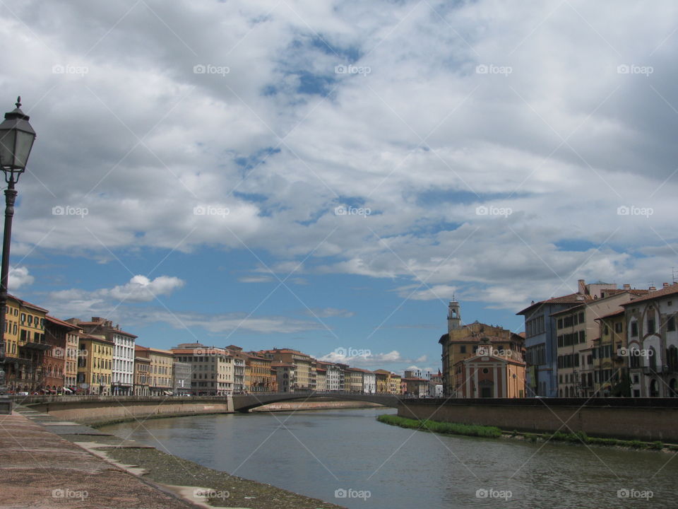 Rio Armo pasando por Pisa, Italia