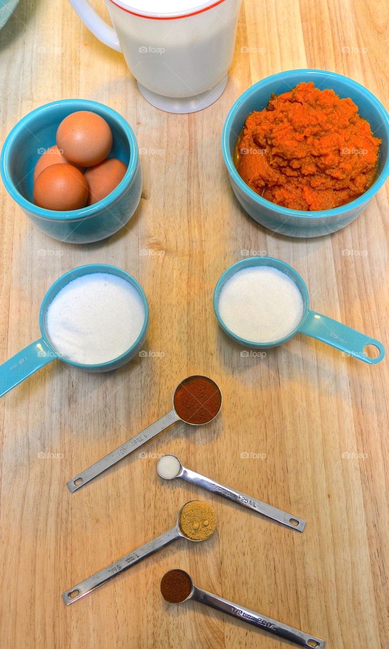 Baking Pumpkin pie