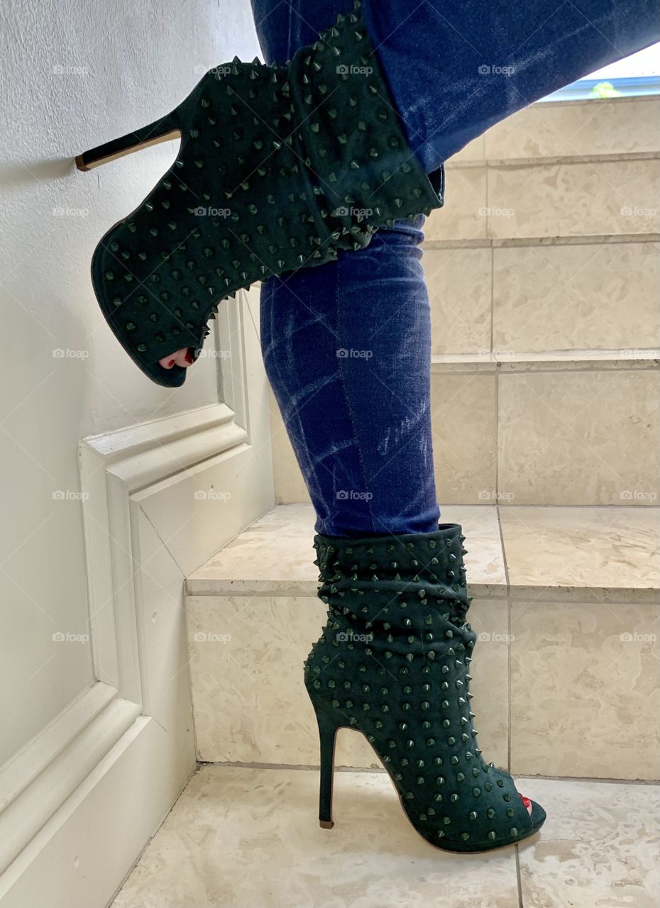 Waiting for someone to buy my pic 