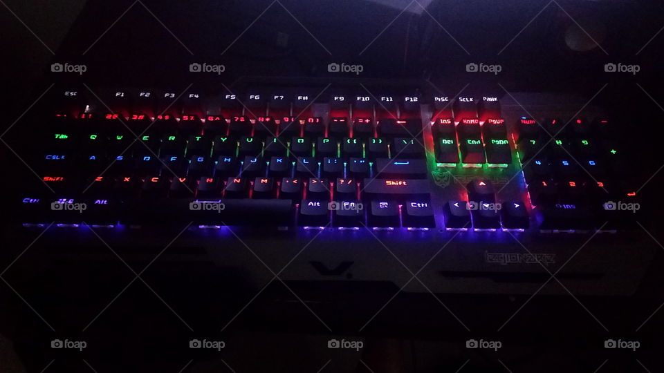 my keyboard glow in the dark